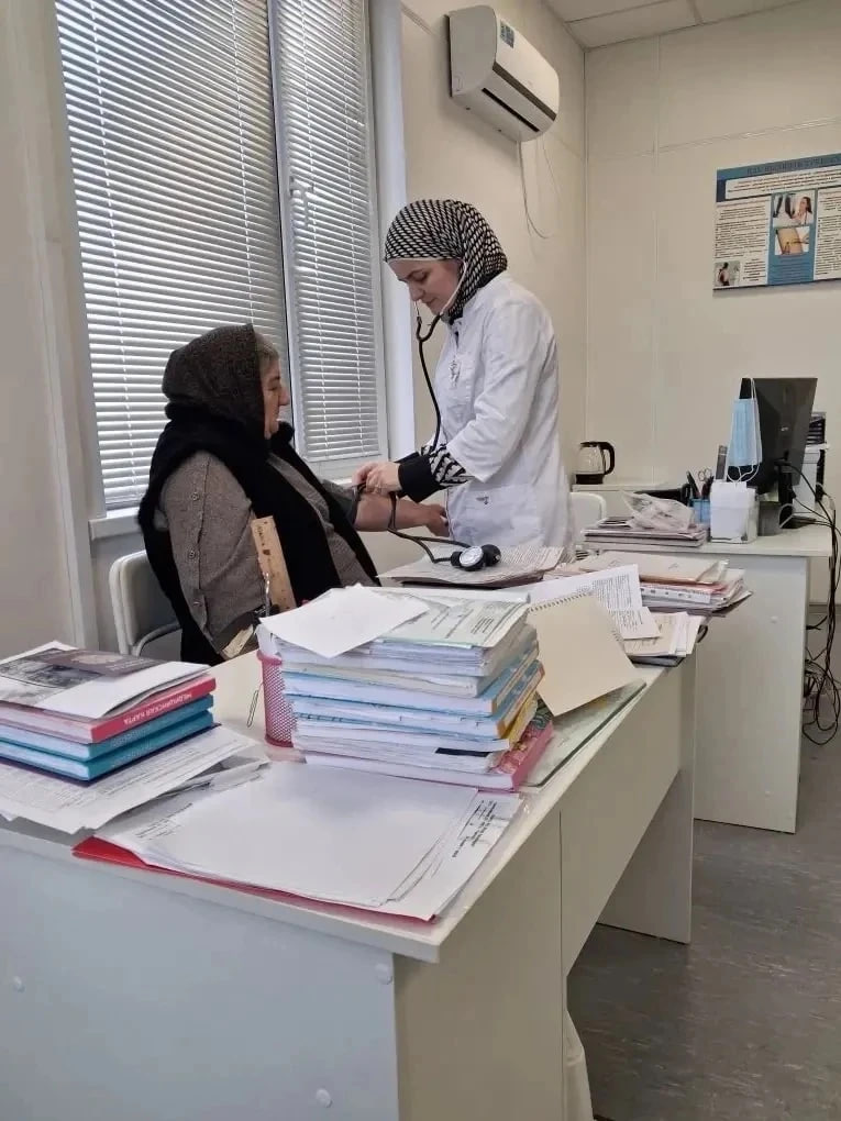 Мобильная бригада Бабаюртовского КЦСОН продолжает заботиться о здоровье пожилых сельчан